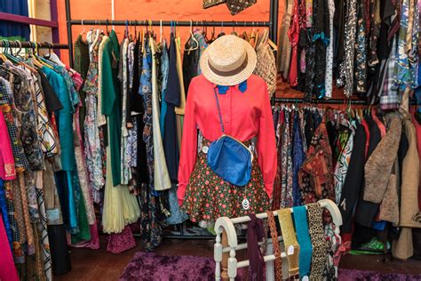 vintage boutiques in seville